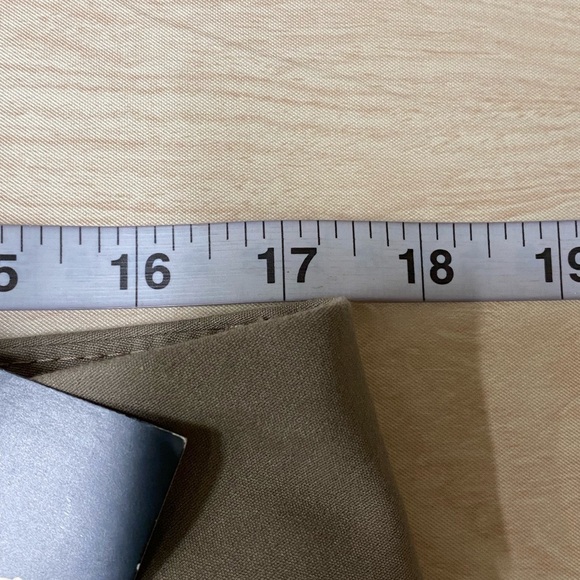 Lee Regular Fit Straight Leg Mid Rise Secretly Shapes Beige Pants Sz 12 Short NW - Picture 4 of 5